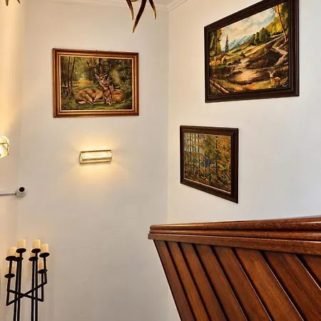 Hubert Galeri Bed & Breakfast 3*