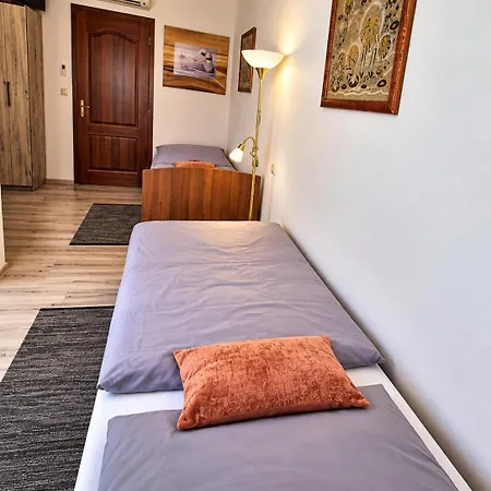 Hubert Galeri 3* Komárno